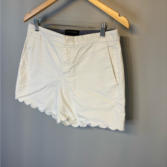 Banana Republic Cream Scalloped High Waist Shorts size 4 - Picture 2 of 8